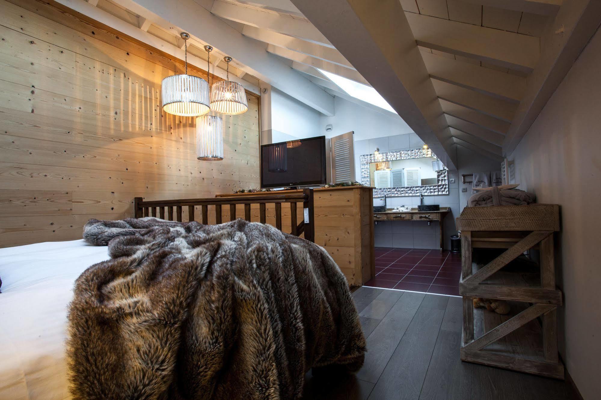 Auberge De Maison Rouge Vetraz-Monthoux Luaran gambar