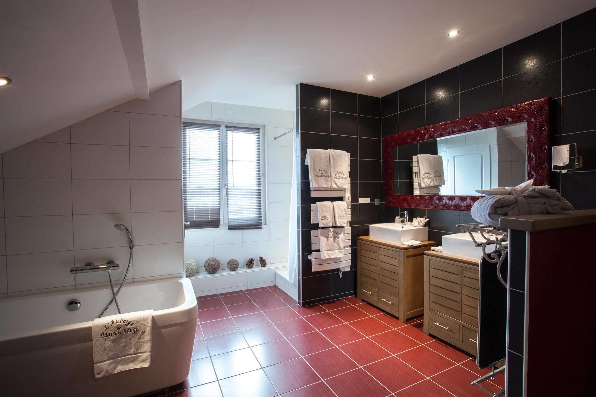 Auberge De Maison Rouge Vetraz-Monthoux Luaran gambar
